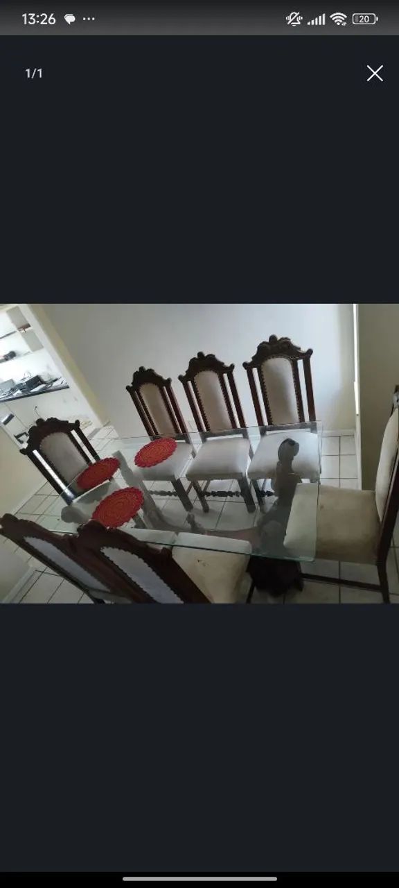 Mesa  de madeira tampo de vidro com  8 cadeiras e com avaria. - Foto 4