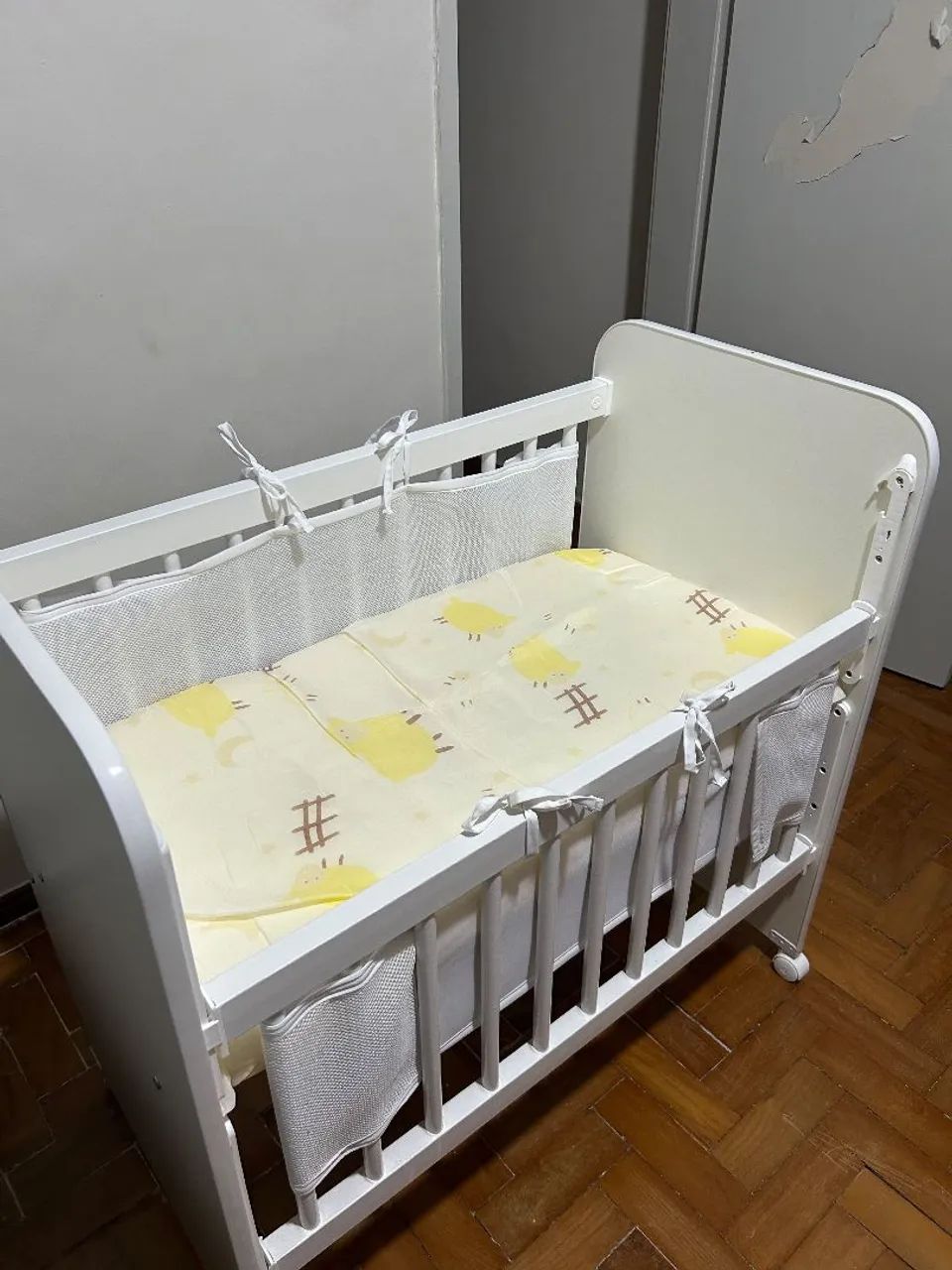 Mini berço com colchão  - Foto 4