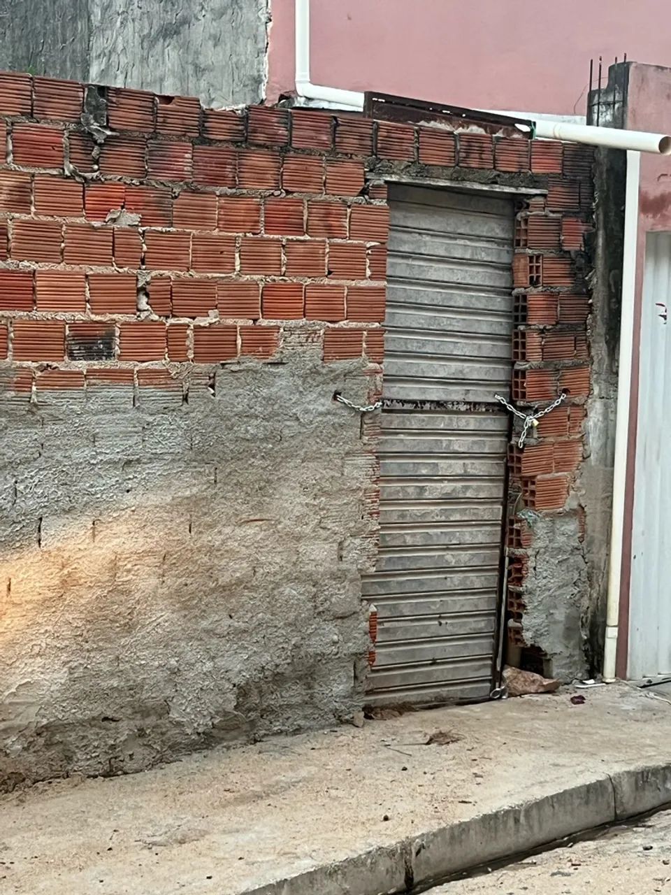 VENDO TERRENO NO CENTRO 7x32