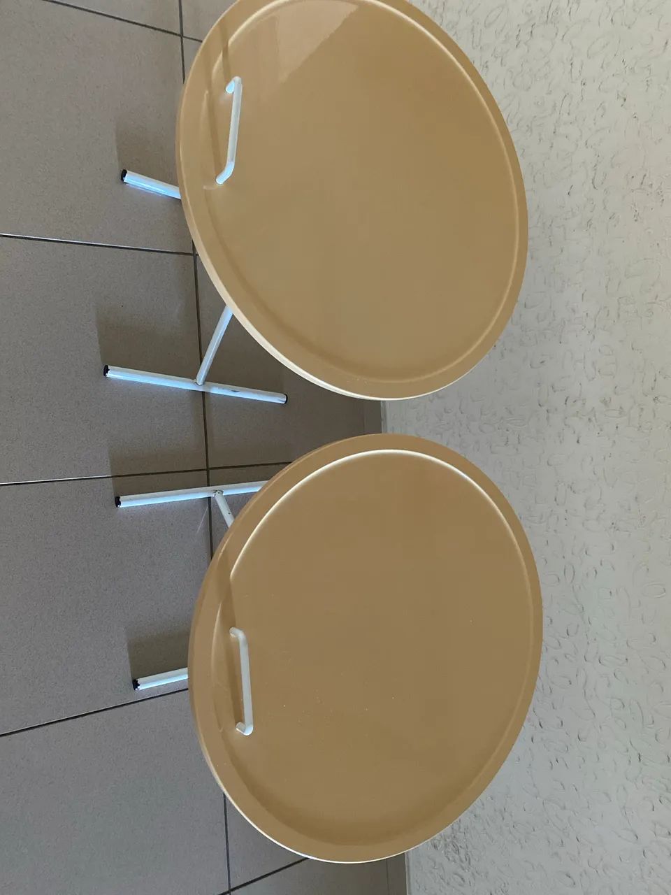 Mesa de apoio (valor das 2, mas vendo separado) - Foto 2