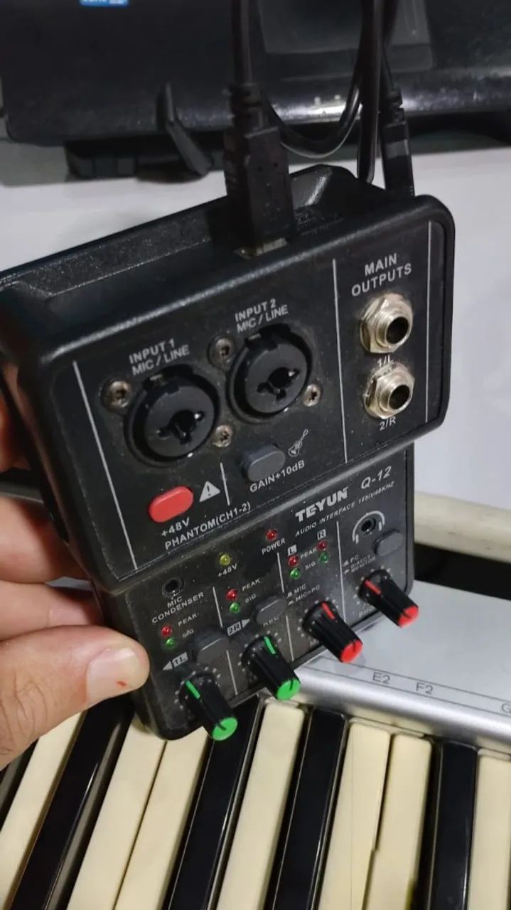 Interesse para guitarra e teclado Mic...