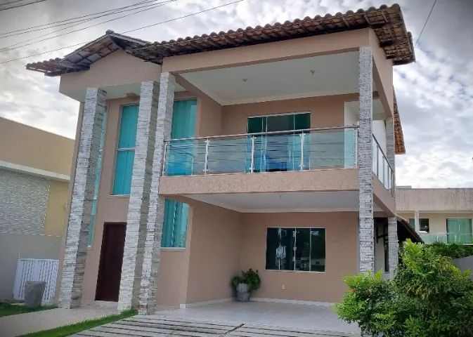 Casa Duplex em Condomínio com 3 suítes + 1 quarto e dependência