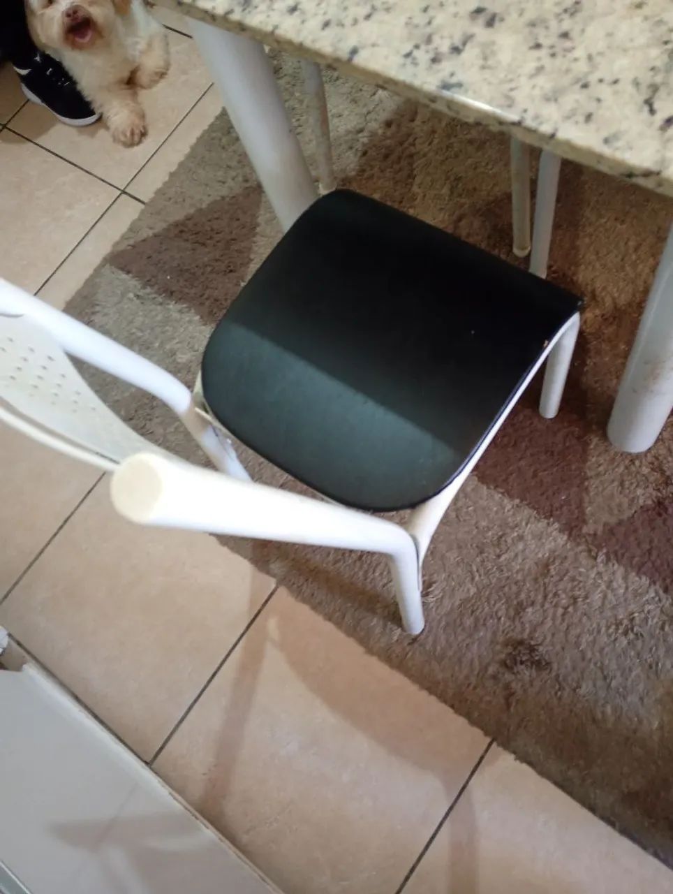 Mesa tampo de granito  com 6 cadeiras em ótimo estado, aceito proposta, * - Foto 2