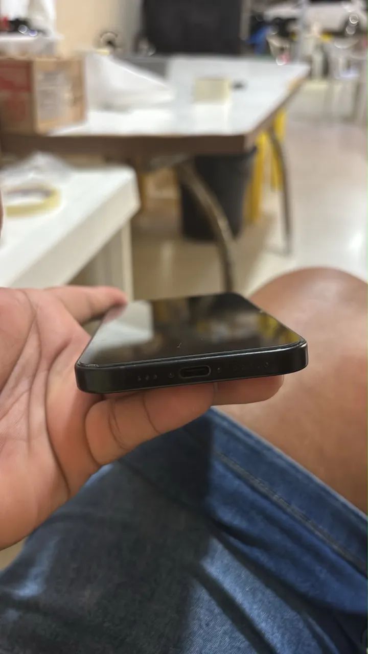 Vende se iPhone 16