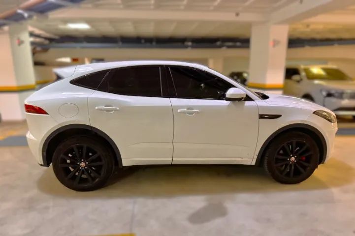 Jaguar E-Pace R-dynamic SE 2.0 AWD 300cv Aut. 2020 - Foto 4