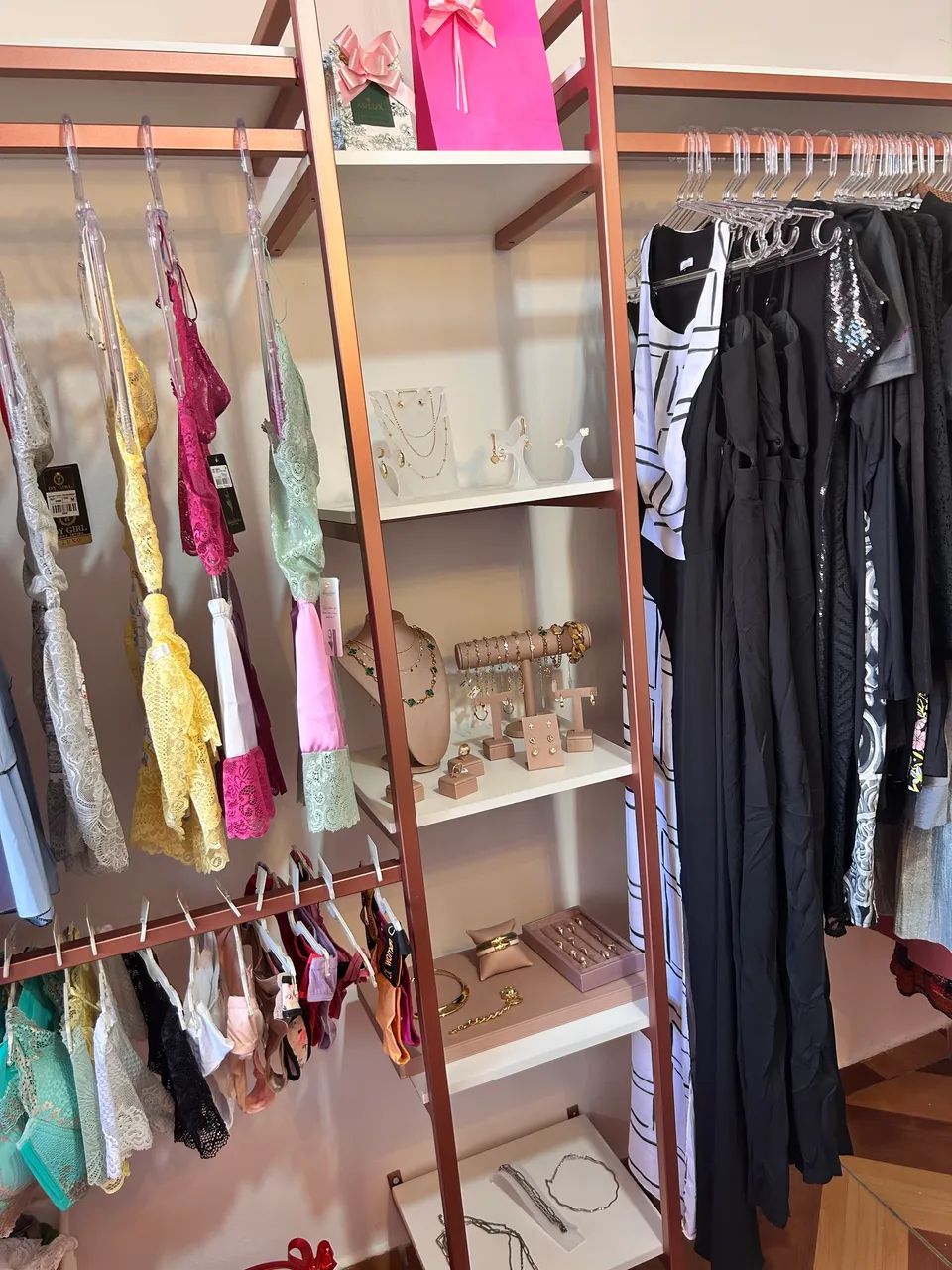 Loja de roupas feminina  - Foto 4