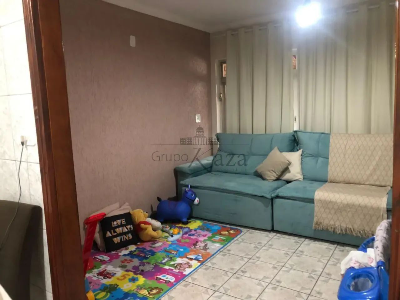 Oportunidade - Casa - Centro - Jacareí - 3 Dormitórios -200m².