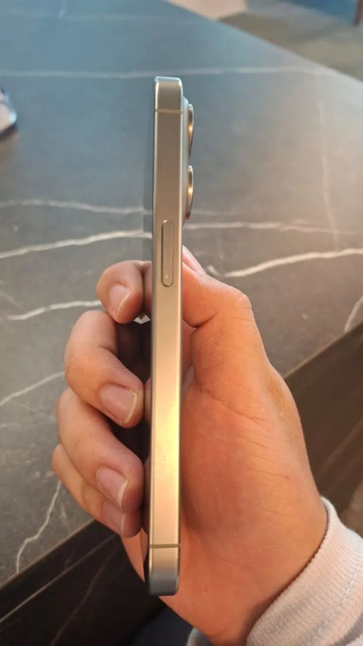 Iphone 15 Pro - Foto 2