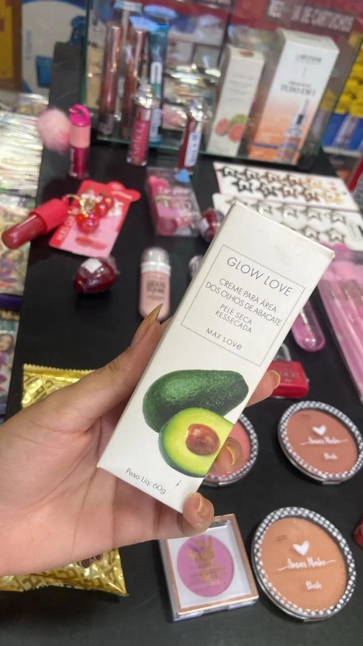HIDRATANTE PARA A ÁREA DO OLHOS DE ABACATE - MAX LOVE