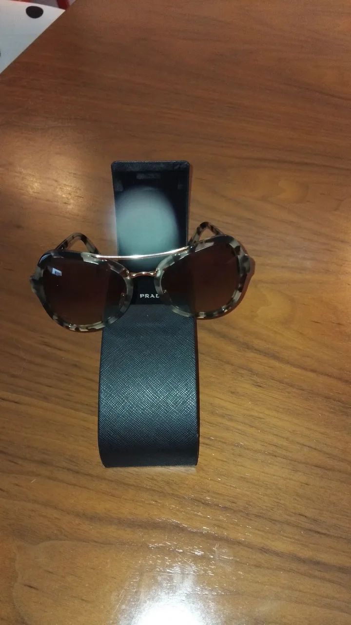 Óculos Prada ou Chloé 