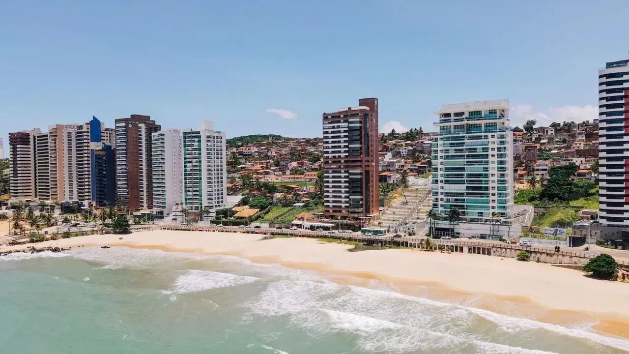 Sofisticação e exclusividade à beira-mar no Condomínio Aldebaran. - Foto 2