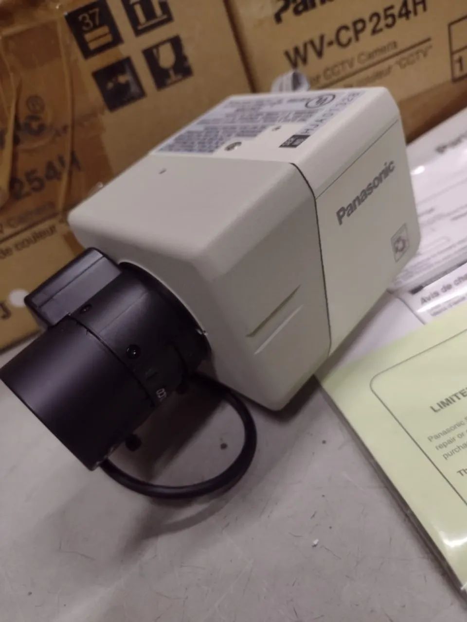 2 cameras de segurança analogica panasonic mod. wv-cp254h novas - Foto 3