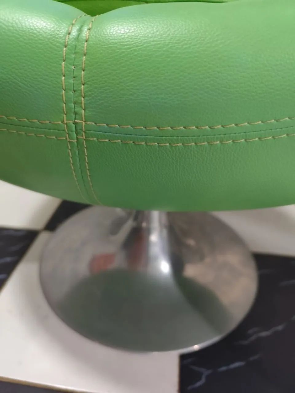 Poltrona de salão em alumínio muito estilosa  - Foto 3