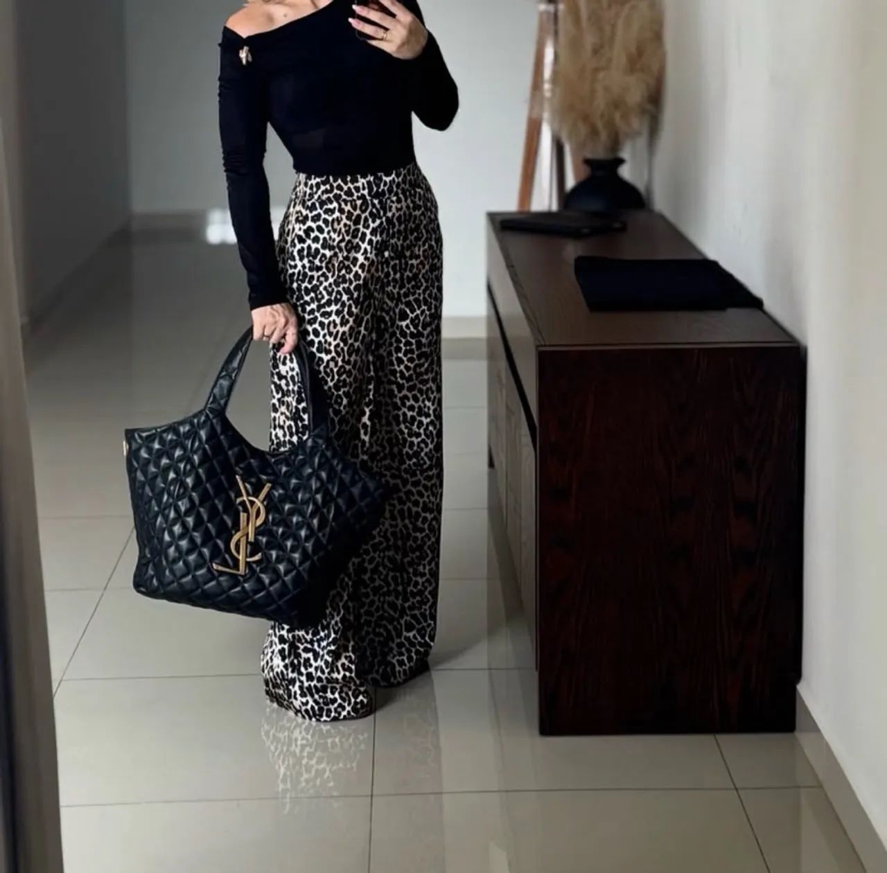 Bolsa shopping Maxi icare em couro de cordeiro com efeito acolchoado  - Foto 3