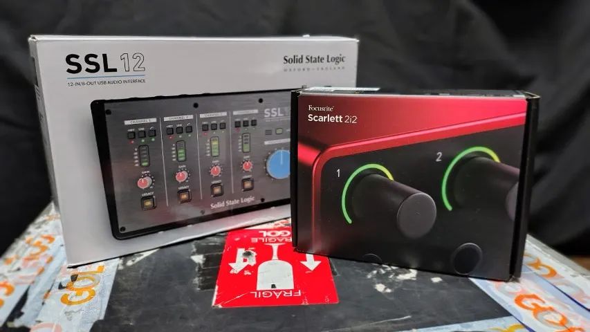 Focusrite Scarlett 2i2 4th Gen - Interface de Áudio Nova / Lacrada - Foto 4