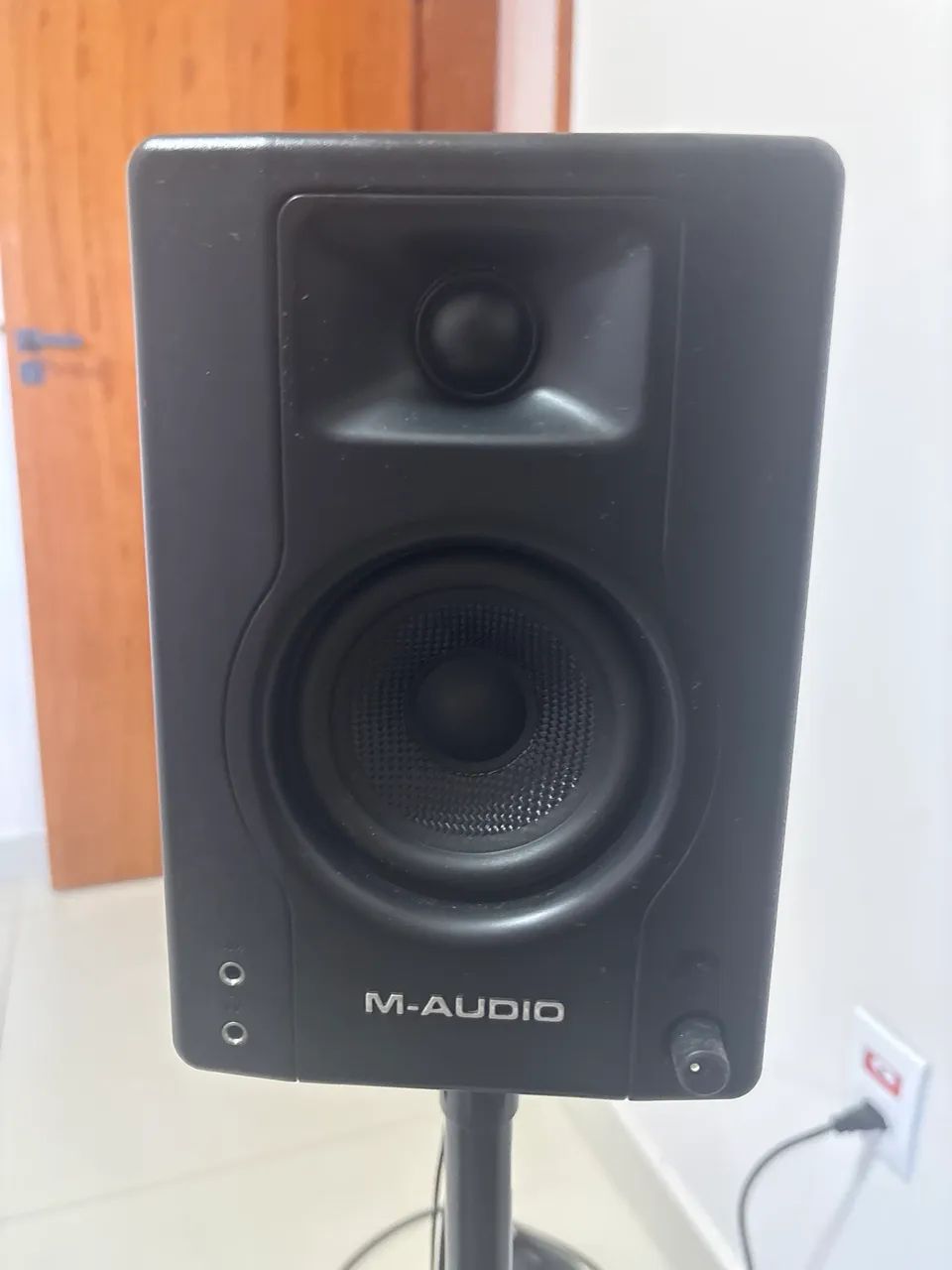 Monitor M áudio  BX3