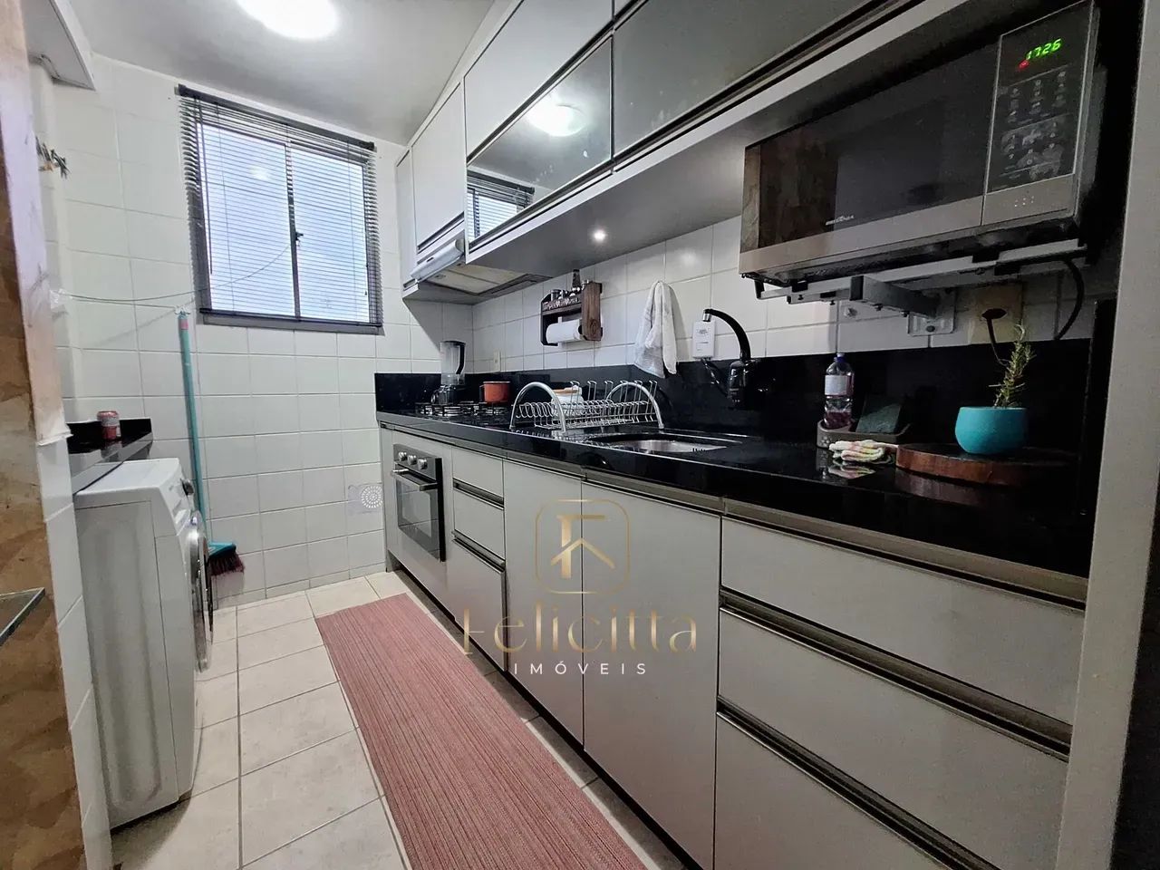 Apartamento a venda sendo 2 dormitórios no Estreito próximo a Ponte
