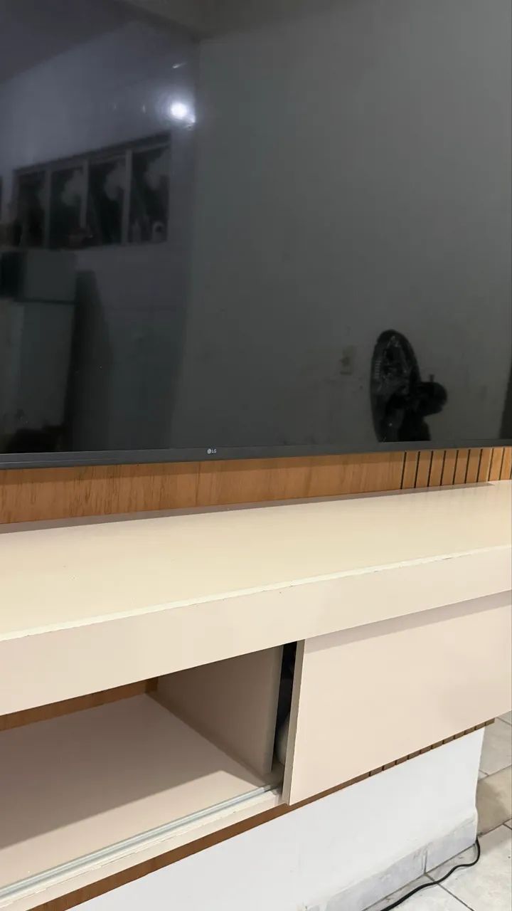 Painel de TV off white  - Foto 2