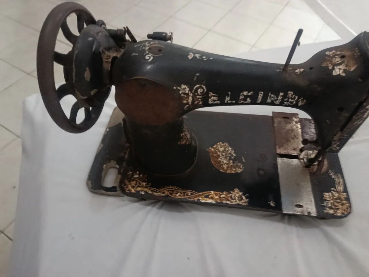 Máquina antiga pra restaurar 