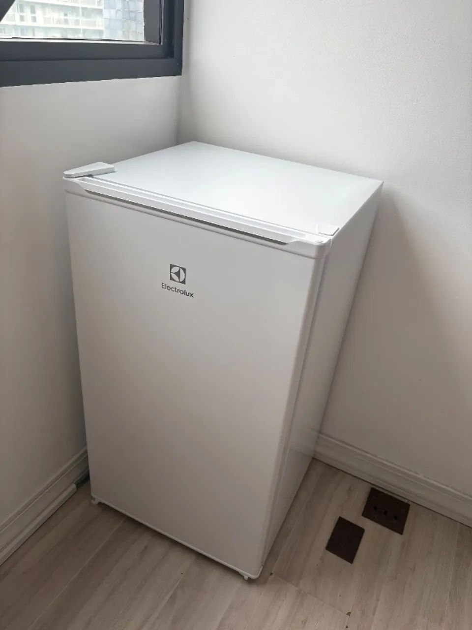 Frigobar Eletrolux 90 L - Foto 2