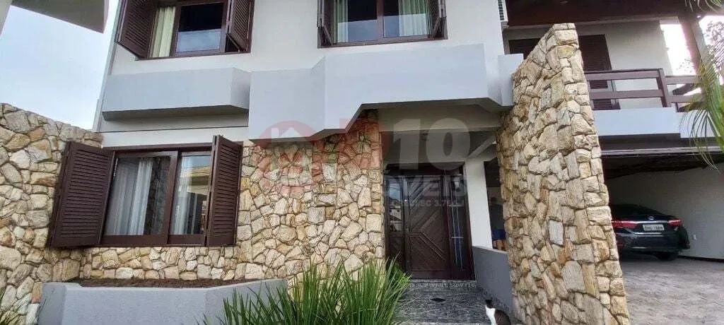 Casa Mobiliada com Piscina e 4 Dormitórios na Vila São José em Araranguá SC - Foto 2