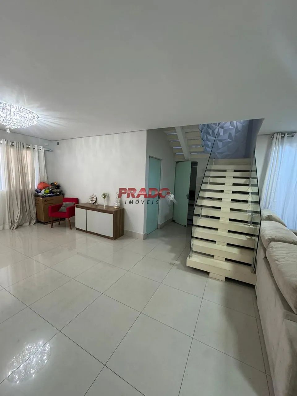 Sobrado à venda em Maringá, Vila Santo Antônio, com 4 quartos, com 353.32 m² - Foto 5