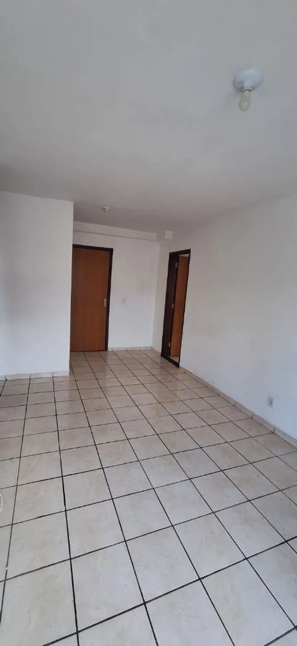 ALUGO EXCELENTE APARTAMENTO. 