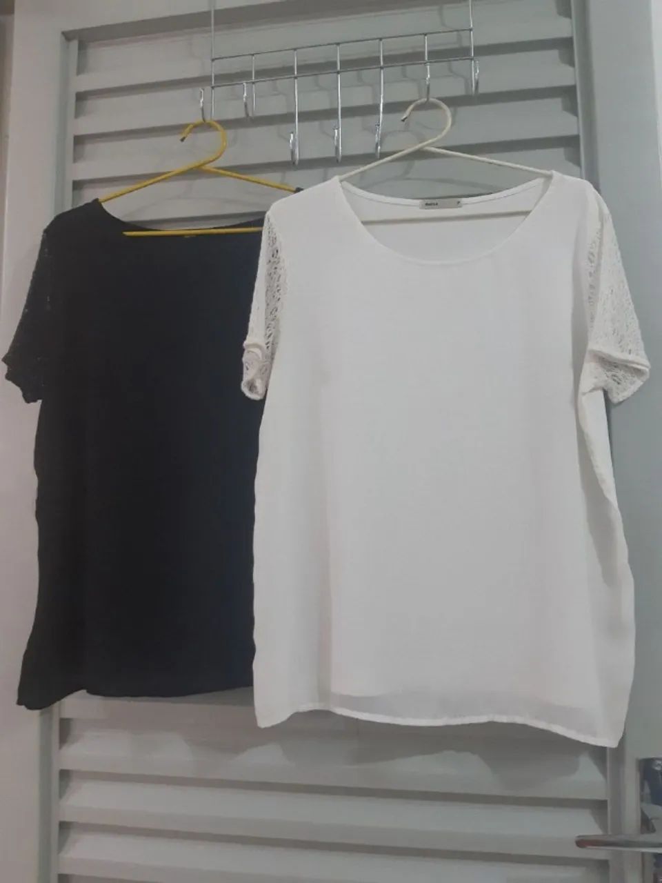 blusas em viscose tam. P Marisa kit 2 peças