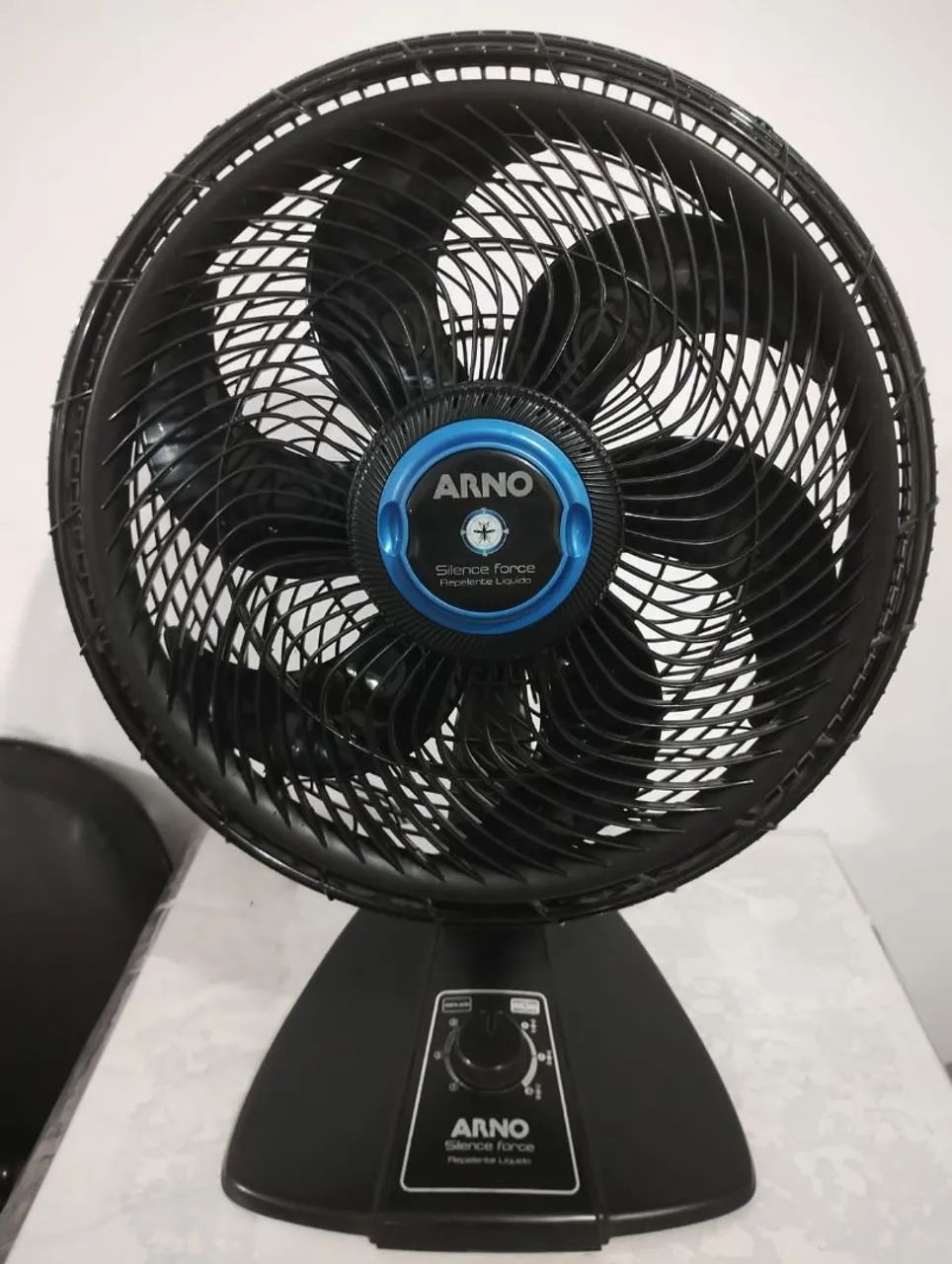 Ventilador Arno com Repelente líquido integrado