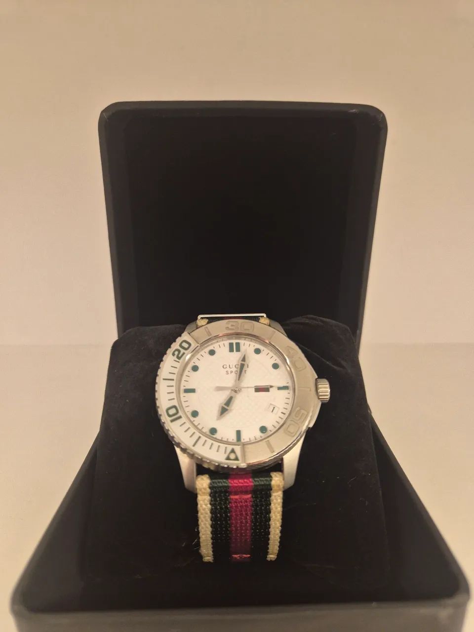 Relógio Gucci G-Timeless Sport (ref 126.2), 44mm - Foto 4