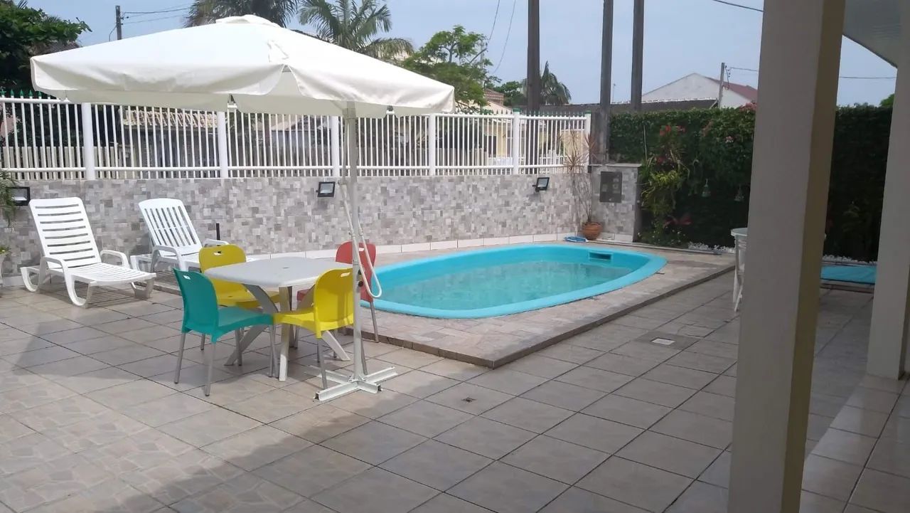 Casa com piscina em matinhos - Foto 2