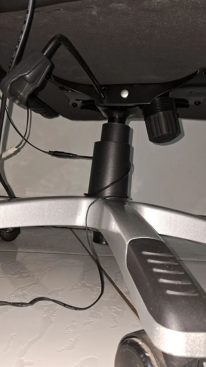 Cadeira giratória massageadora e aquecedora gamer/escritório  - Foto 5