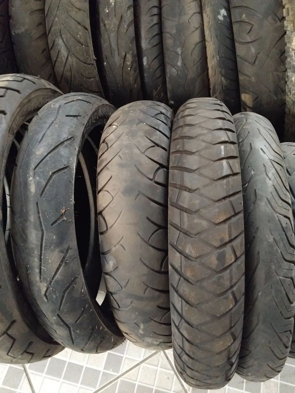 VENDO LOTE DE PNEUS USADOS - Foto 4