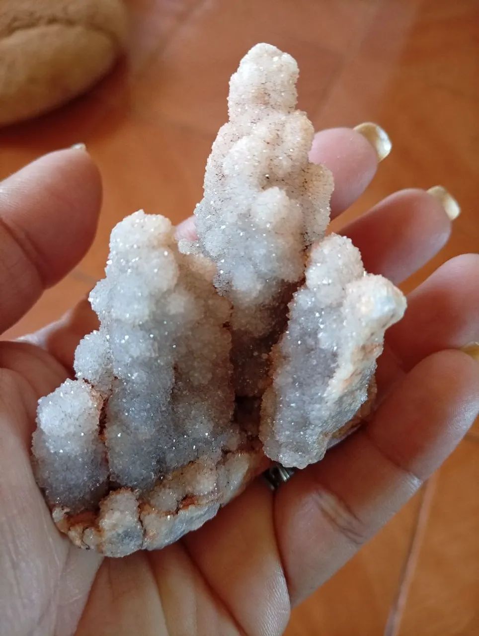 Ágata Uva lilás+ rosé botrioidal,com brilho fino e formato natural de castelo  - Foto 5