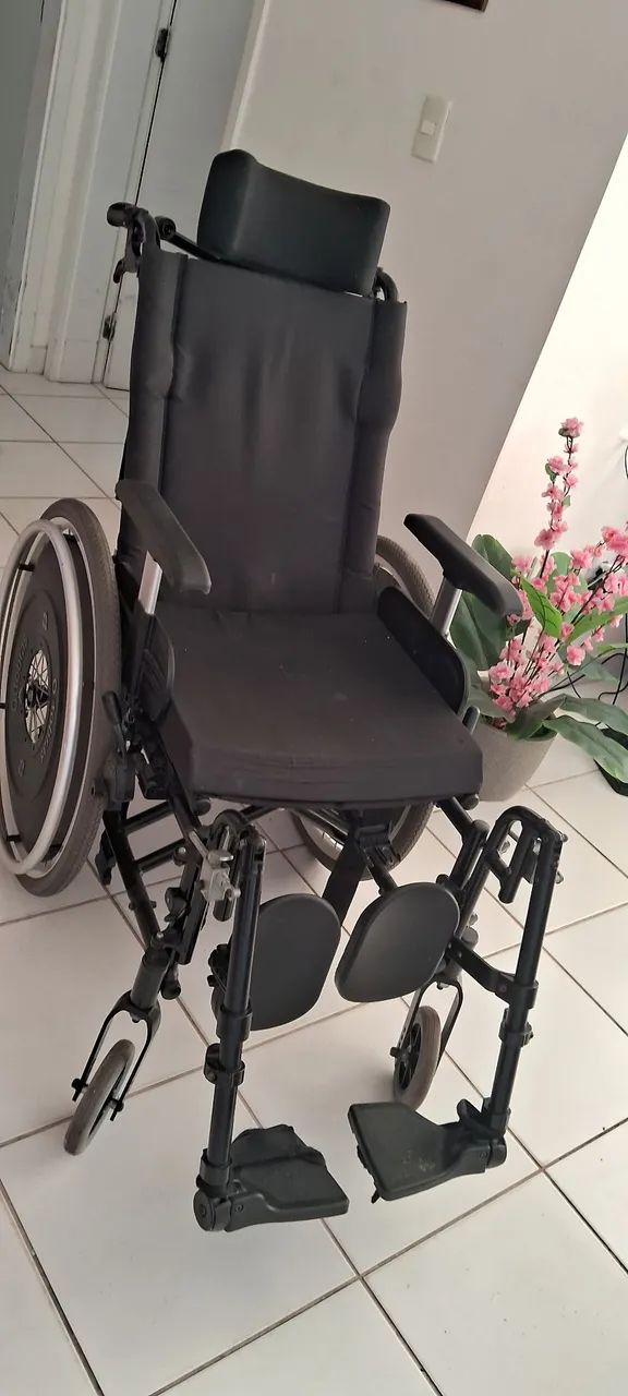 Cadeira de Rodas  - Foto 2