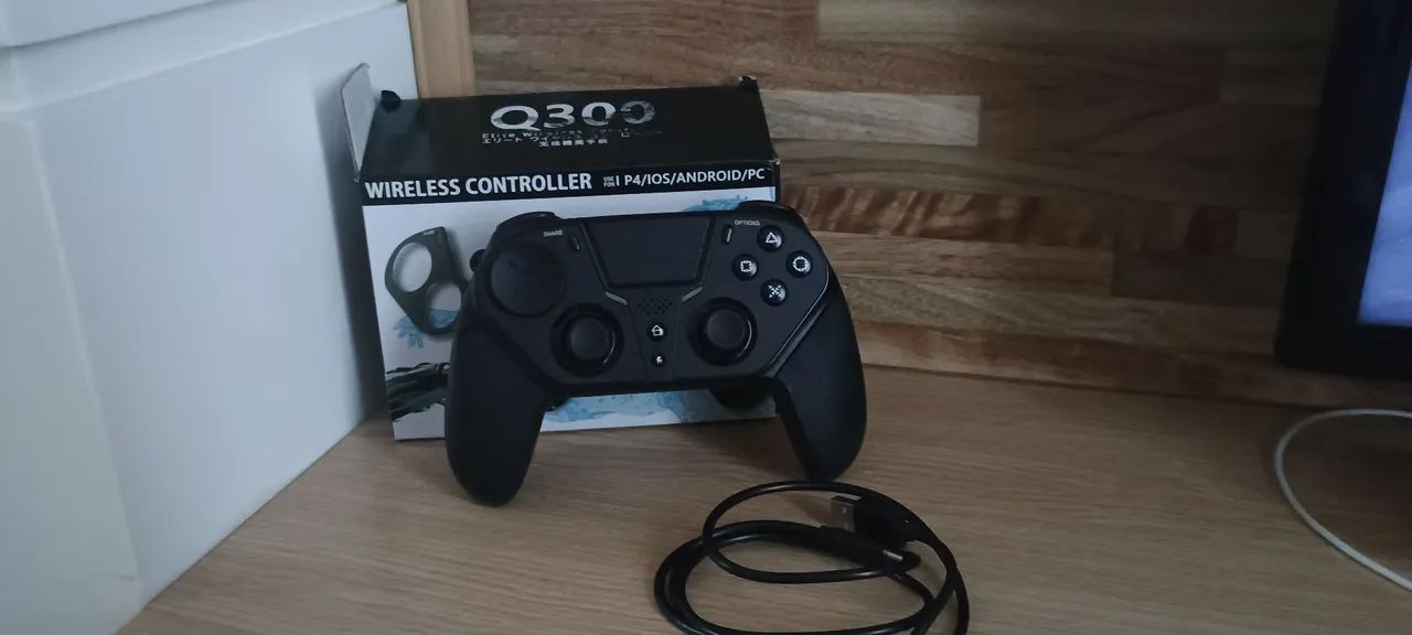 Controle Q300 PS4/IOS/ANDROID/PC com caixa e cabo de carregamento inclusos