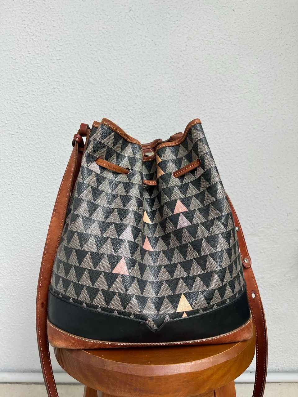 Bolsa Saco Triangle Schutz Original - Foto 4