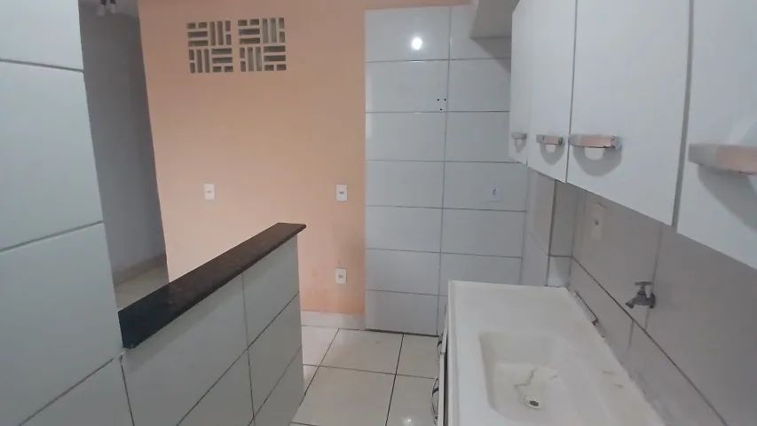 Vendo apartamento 2 quartos , muito barato. Subsolo de frente pra rua com janela pra rua.  - Foto 3