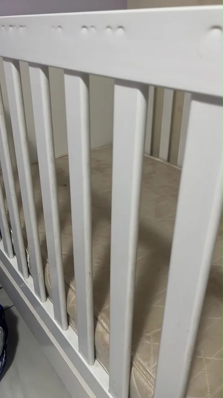 Berço que vira cama com colchão. - Foto 2