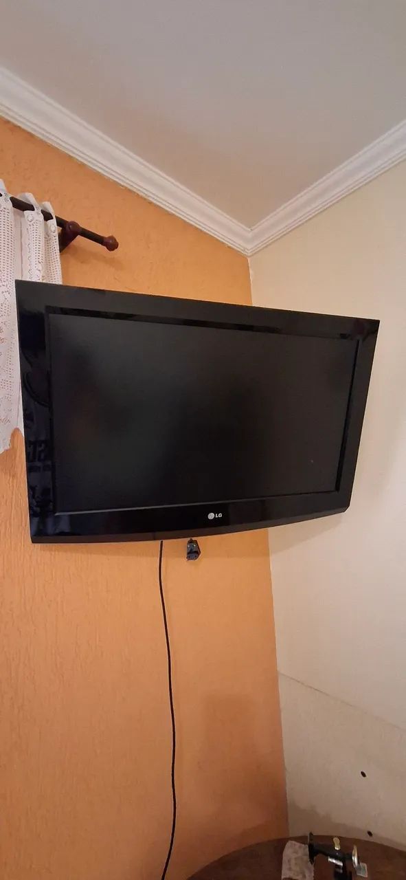 Televisor LG 32" (não é smartv)
