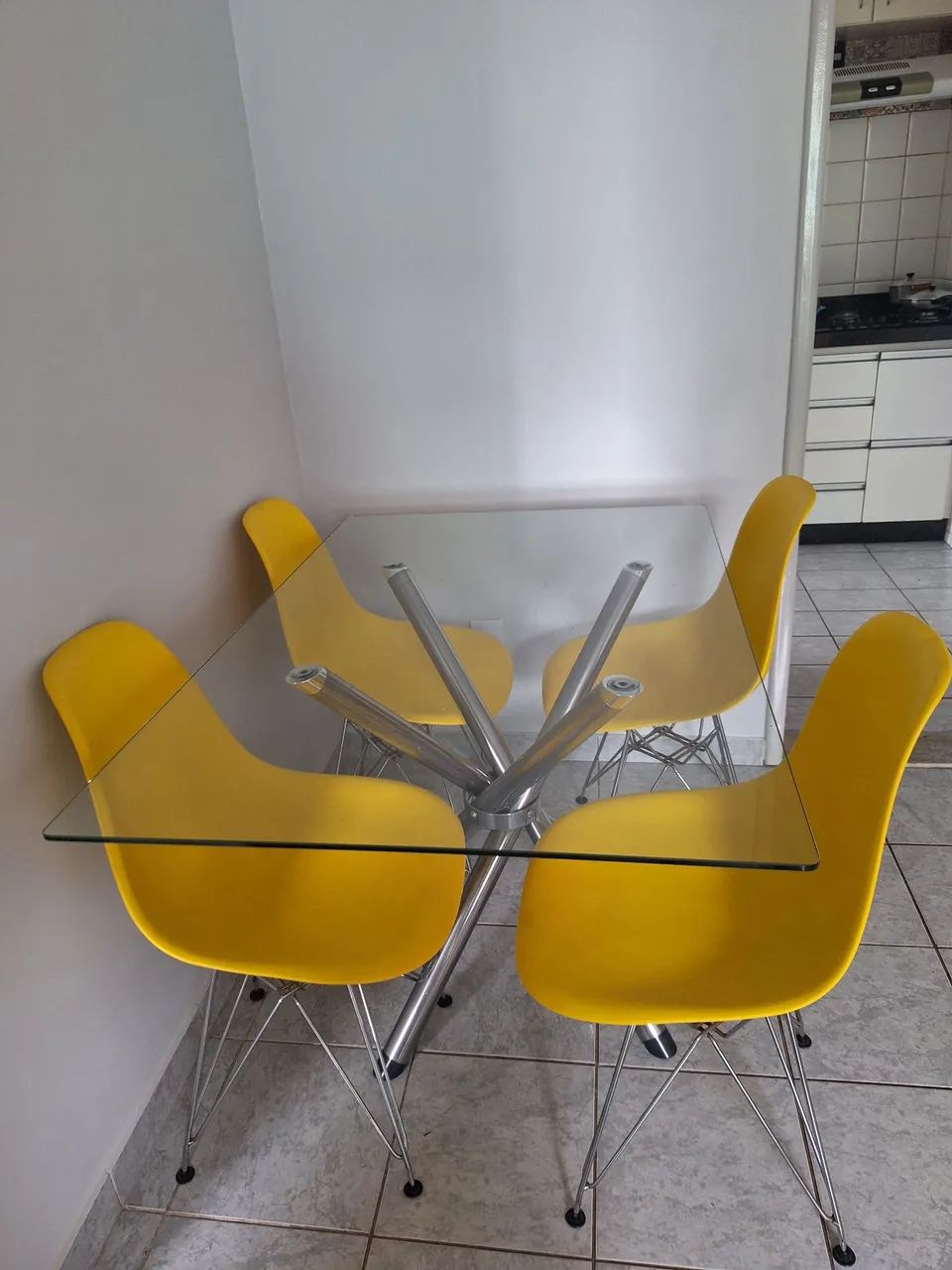 Mesa de jantar 4 cadeiras  - Foto 3