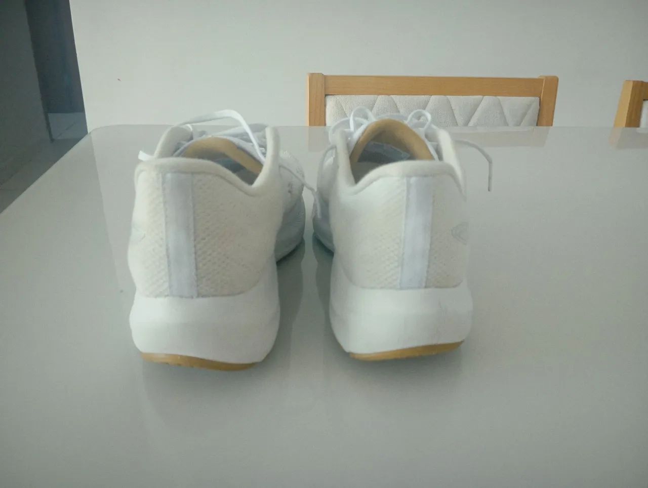 Tênis MIZUNO. Tam 37 Branco  - Foto 4