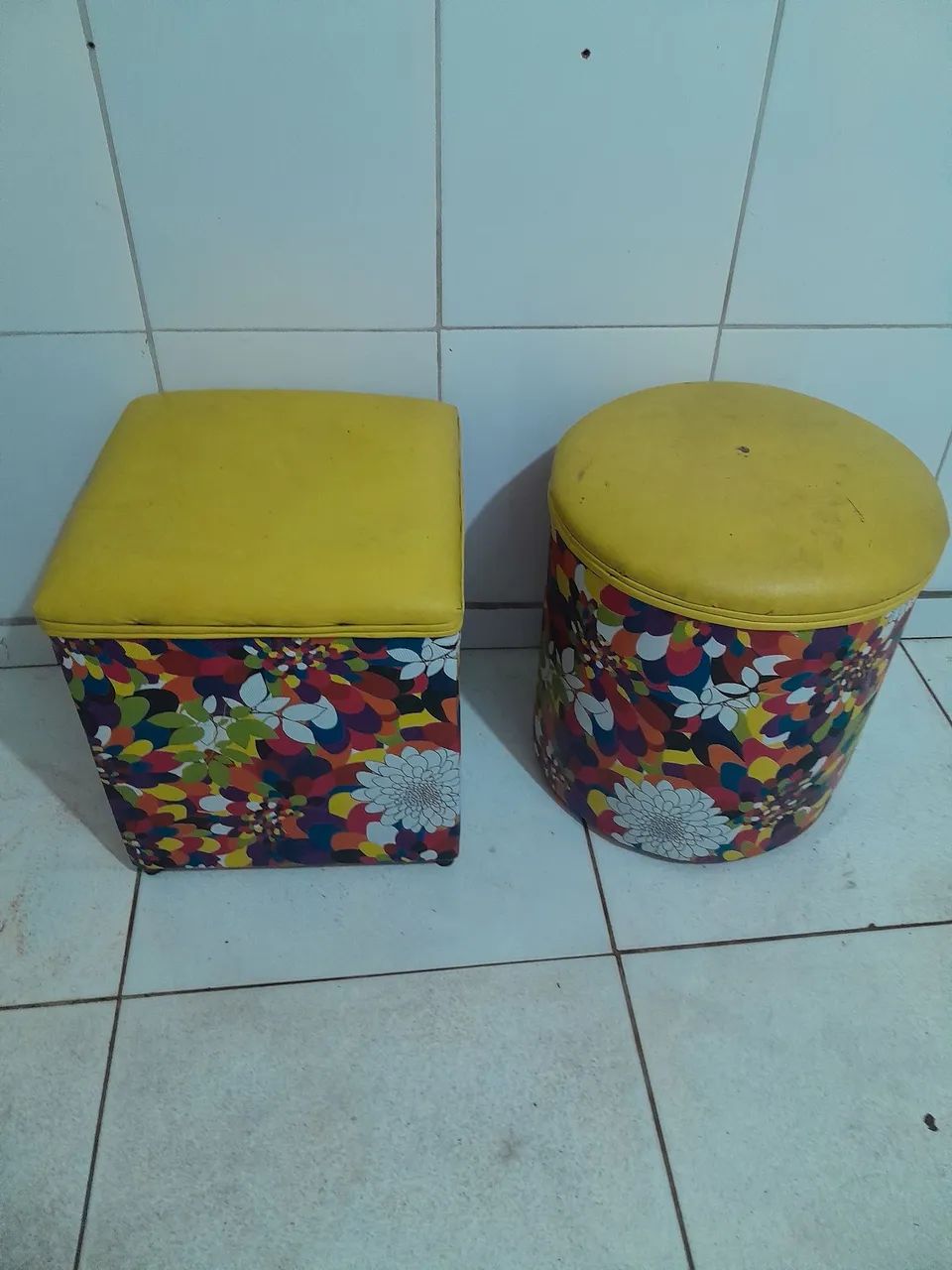 Sofá e pufs65171905325185121