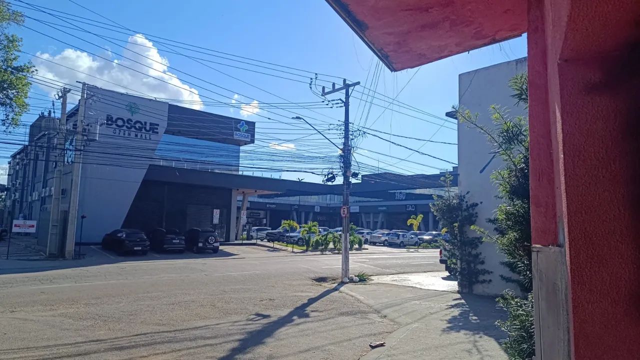 VENDE-SE PRÉDIO COMERCIAL