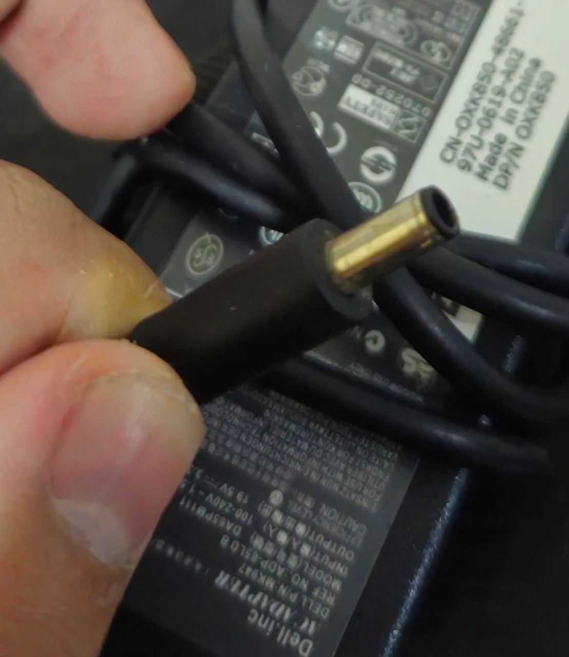 Carregador Para Dell 65w 19,5v 110-220v Plug Fino Preto - Foto 3