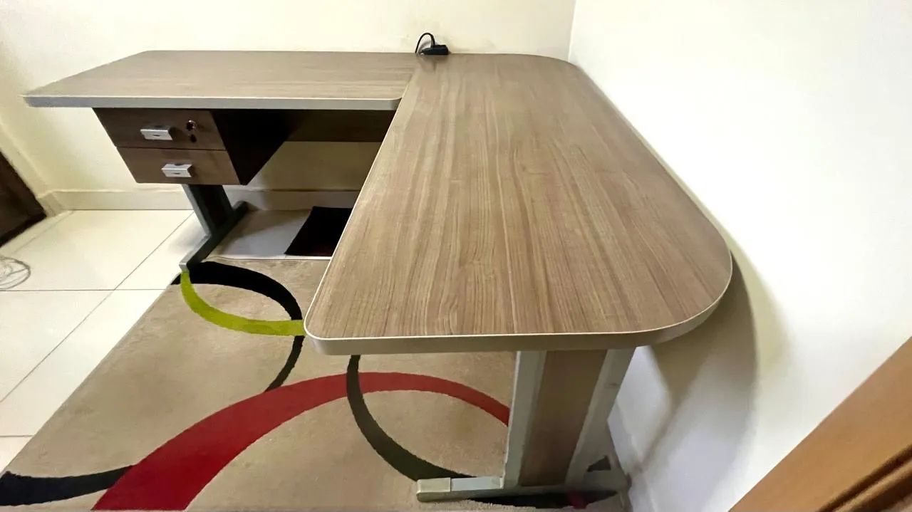 Mesa para escritório em L - Foto 4