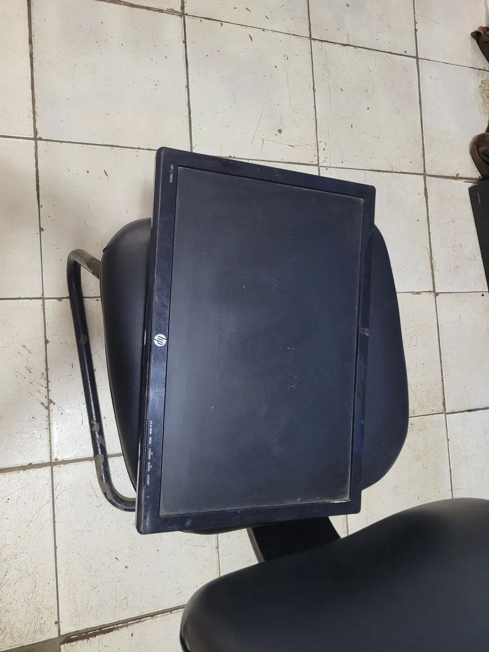 Monitor HP 19" em perfeito estado  - Foto 2