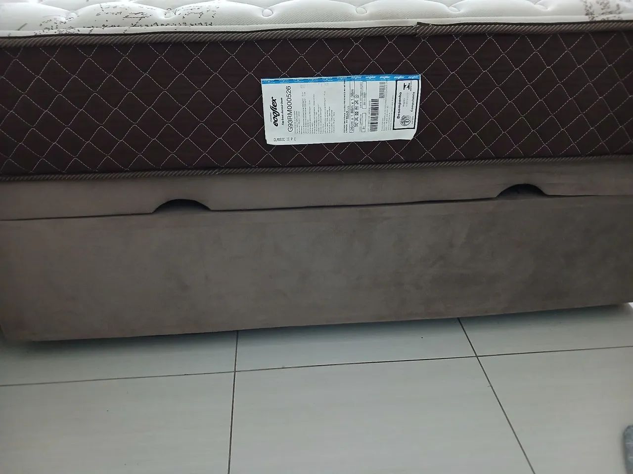 Cama box casal com baú colchão semi novo  - Foto 2