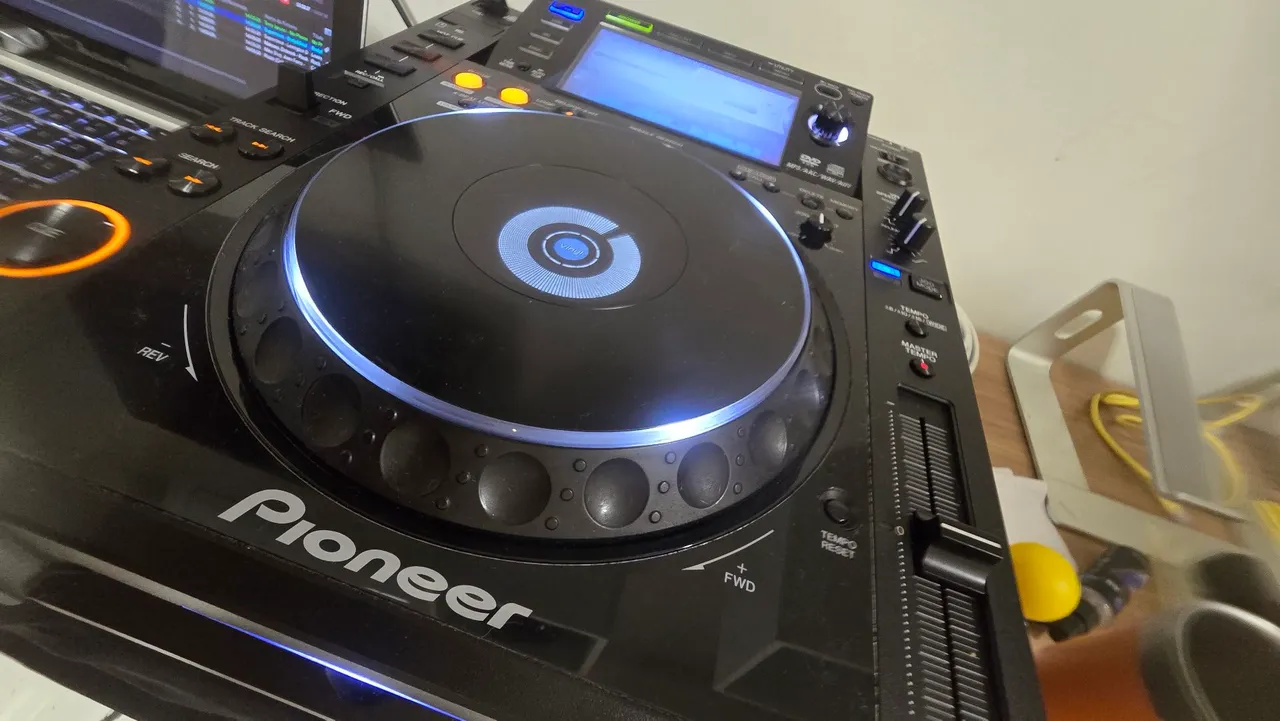 cdj 2000
