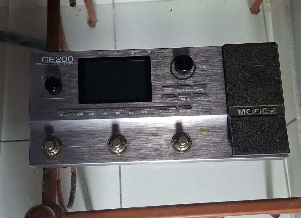 Pedaleira GE 200 - Mooer